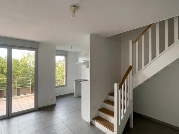 T4 Duplex 82m² en dernier étage avec balcon et 2 places de parking