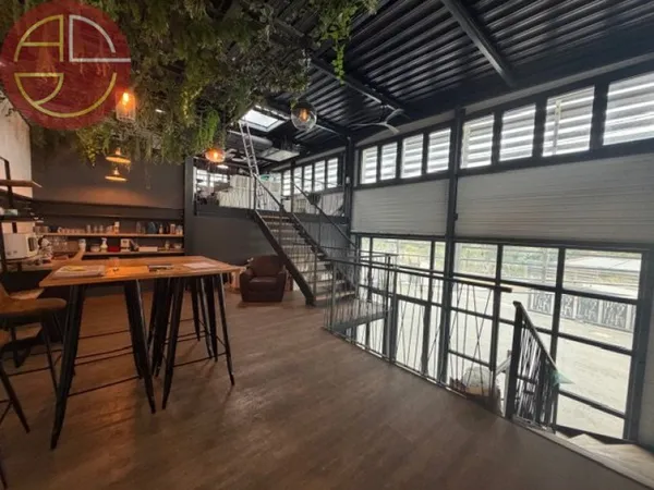 Entrepôt 3 pièces 701 m²