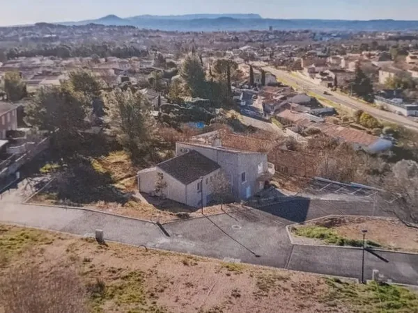 Terrain 275 m²