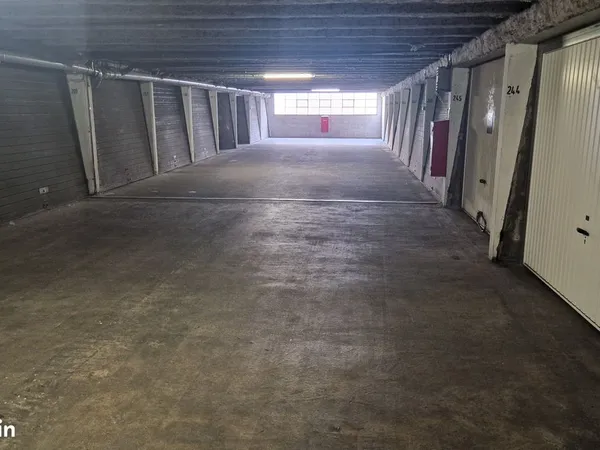 Part loue gd garage grenoble caserne de bonne