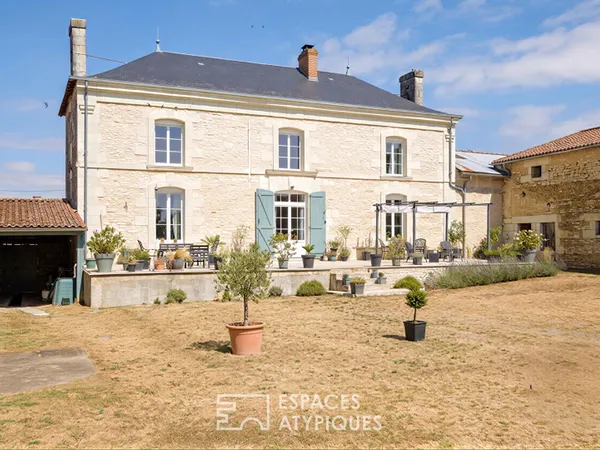 Maison de maître avec dépendances en Haut Poitou