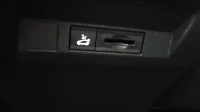 Citroën C5 Aircross hybride 145 ch e-dcs6 — photo 20