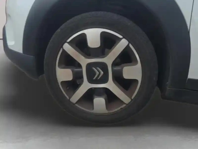 Citroën C4 bluehdi 110ch s&amp;s shine — photo 10