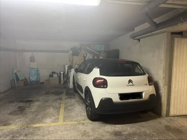 Parking 13 m²