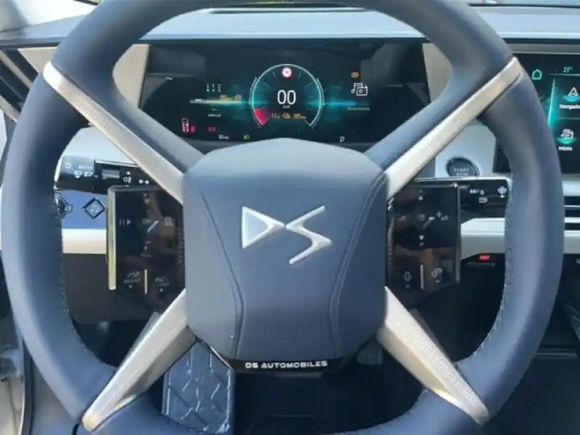 Ds N8 n°8 electrique 245ch 97,2kwh long range pallas — photo 13