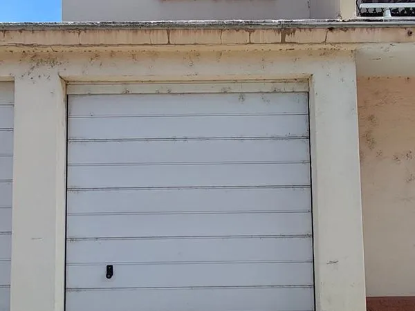 Beau garage fermé bon état proche centre ville