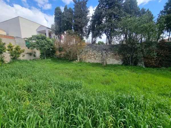 Terrain constructible hors lotissement - OUVEILLAN