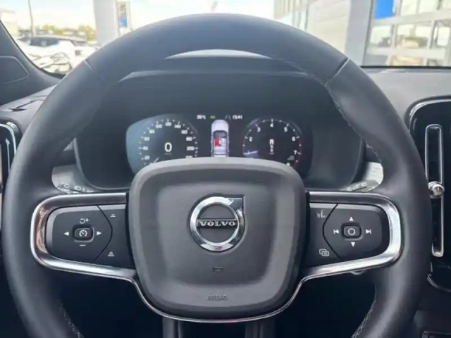 Volvo Xc40 t2 129ch momentum business geartronic 8 — photo 11