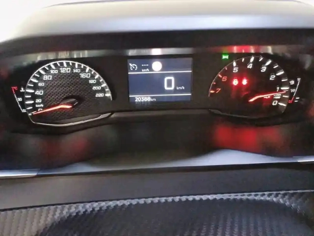 Peugeot 208 puretech 75 s&amp;s bvm5 — photo 10