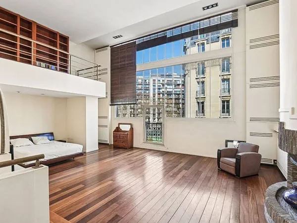 Maison 7 pièces 416 m²