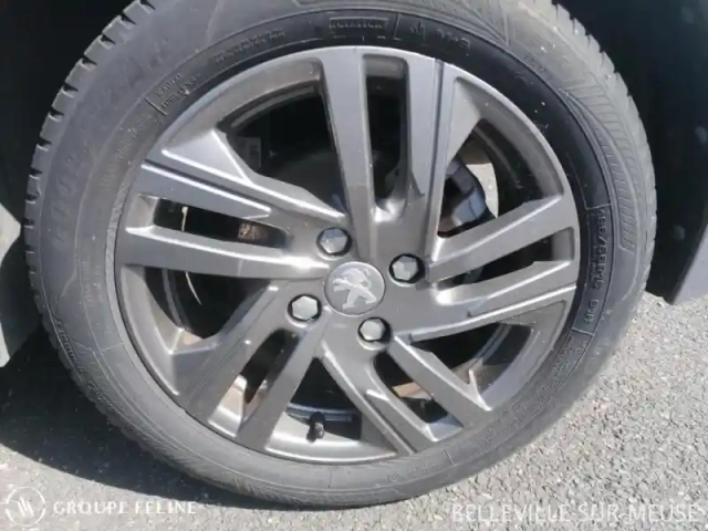 Peugeot 208 1.2 puretech 100ch s&amp;s style eat8 — photo 11