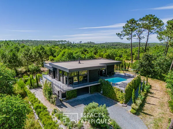 Propriété d'architecte confidentielle en lisière de forêt du Golf
