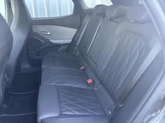 Ford Explorer 286ch extended range 77kwh pack premium rwd — photo 9