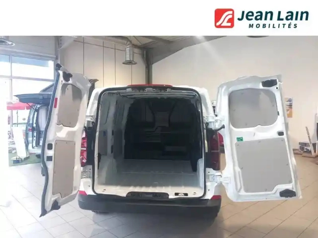 Volkswagen Transporter van l1h1 2.0 tdi 150 bva8 — photo 10