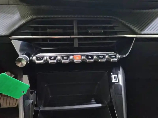 Peugeot 208 puretech 100 s&amp;s eat8 — photo 52