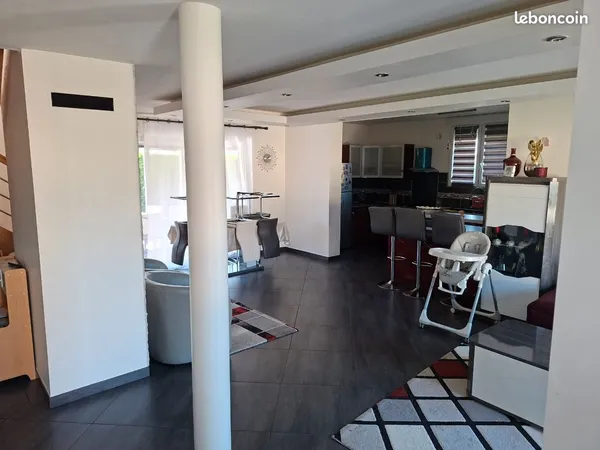 🏡 MAISON CONTEMPORAINE MEUBLÉE 150 m² - 3 CHAMBRES - JARDIN - 990 /MOIS
