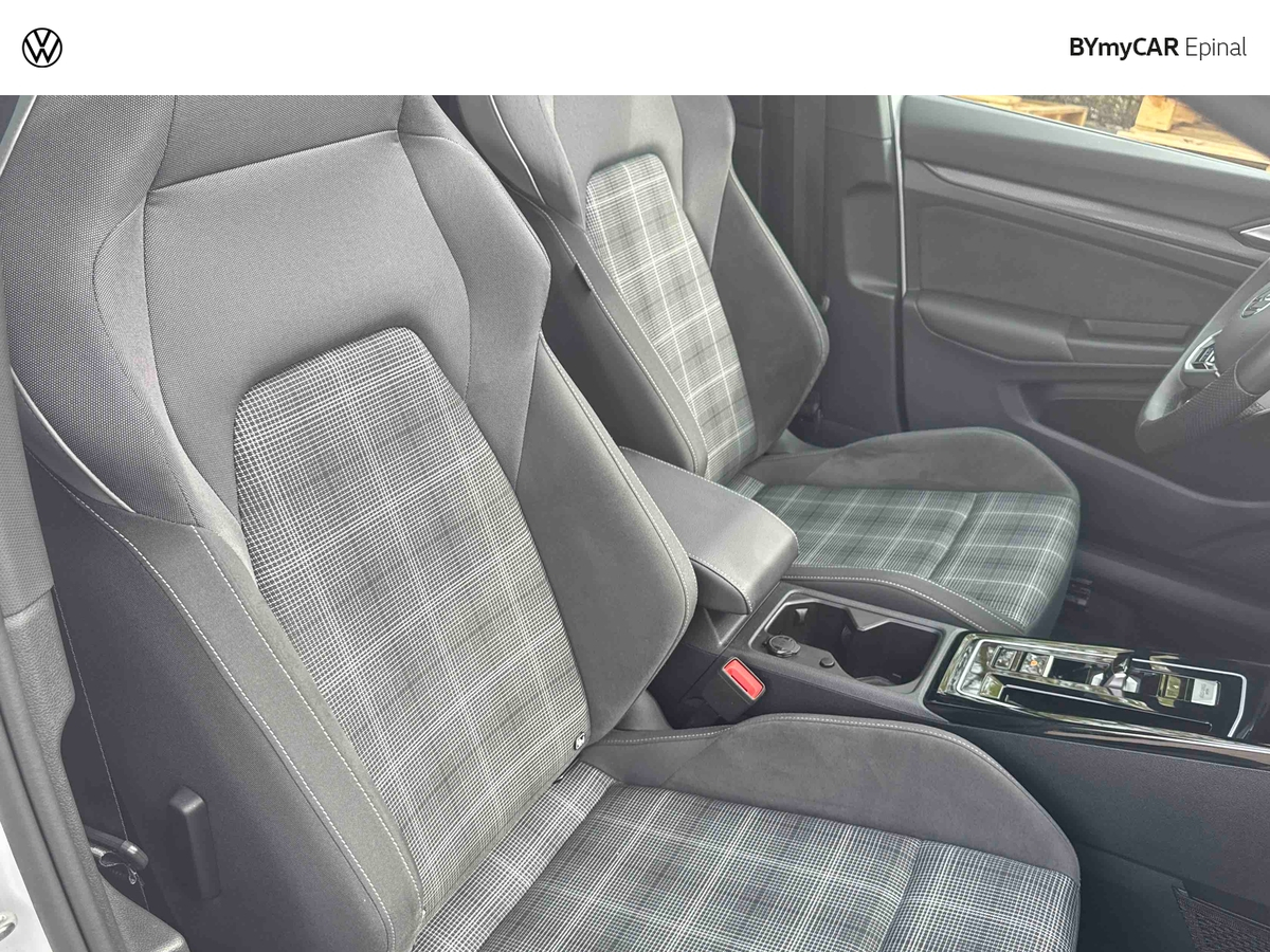Volkswagen Golf 2.0 TDI SCR 200 DSG7 — photo 26