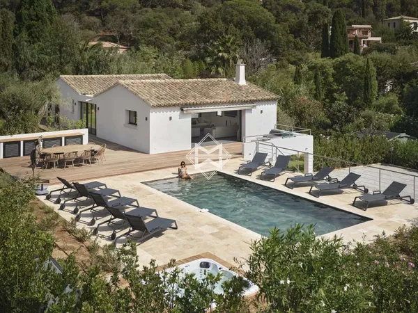 Villa 7 pièces 280 m²