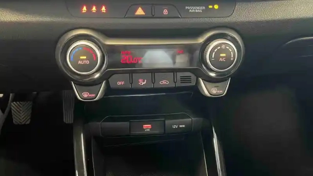 Kia Stonic 1.0 t-gdi 100 ch bvm6 — photo 15