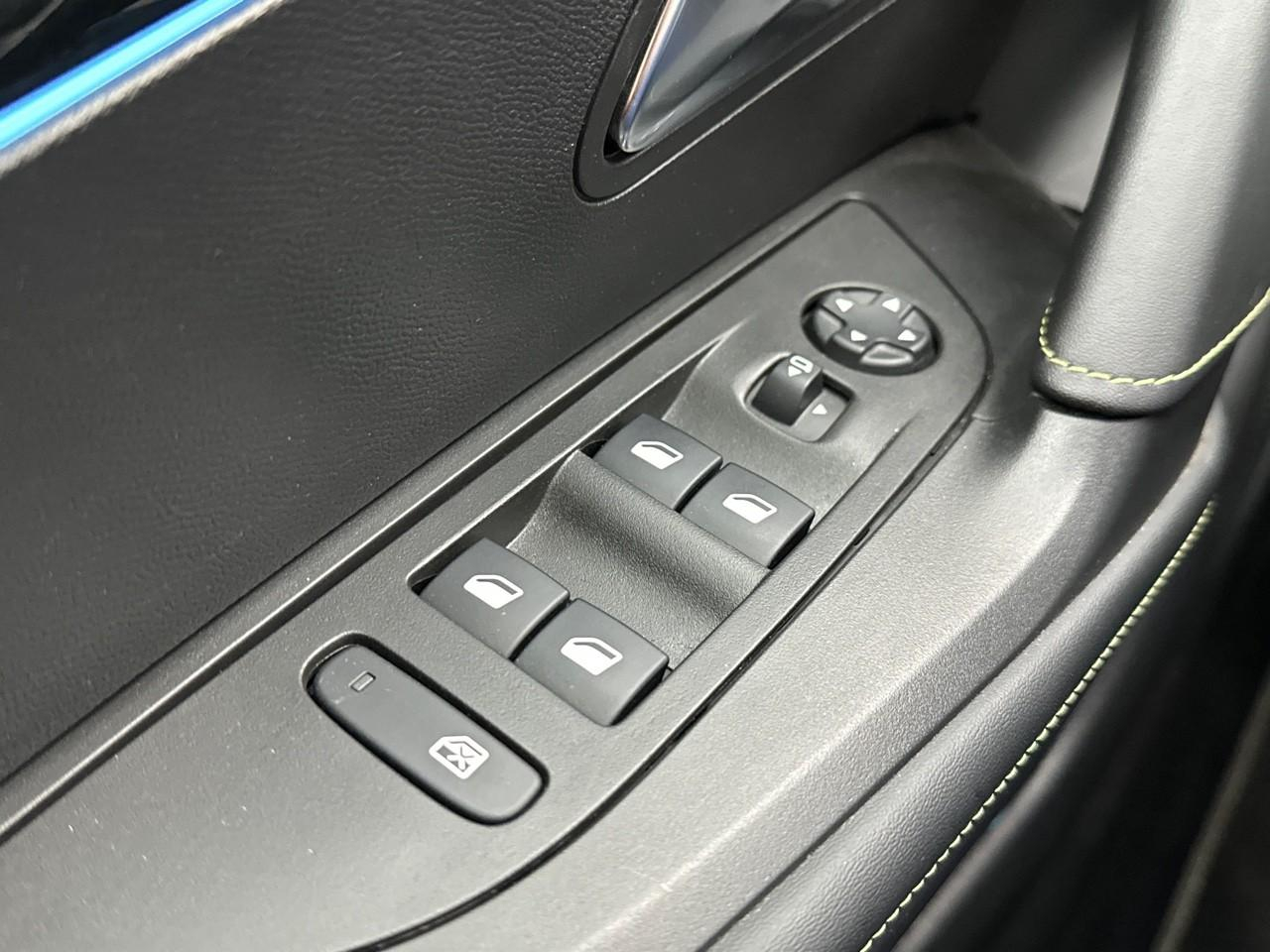 Peugeot 2008 puretech 130 s&s bvm6 gt — photo 16