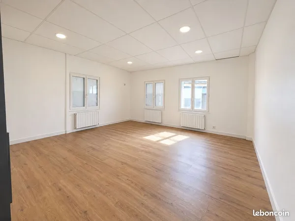 Bureaux 92 m² AUBOUE