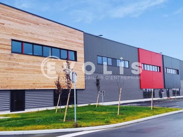 Local d'activité 2 344 m²