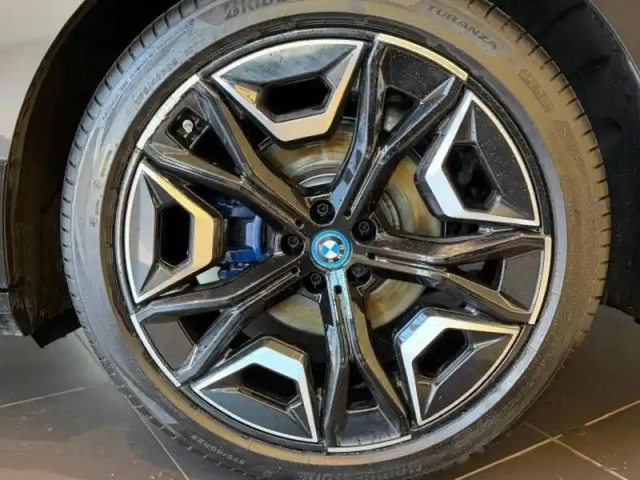 Bmw Ix xdrive50 523ch — photo 9