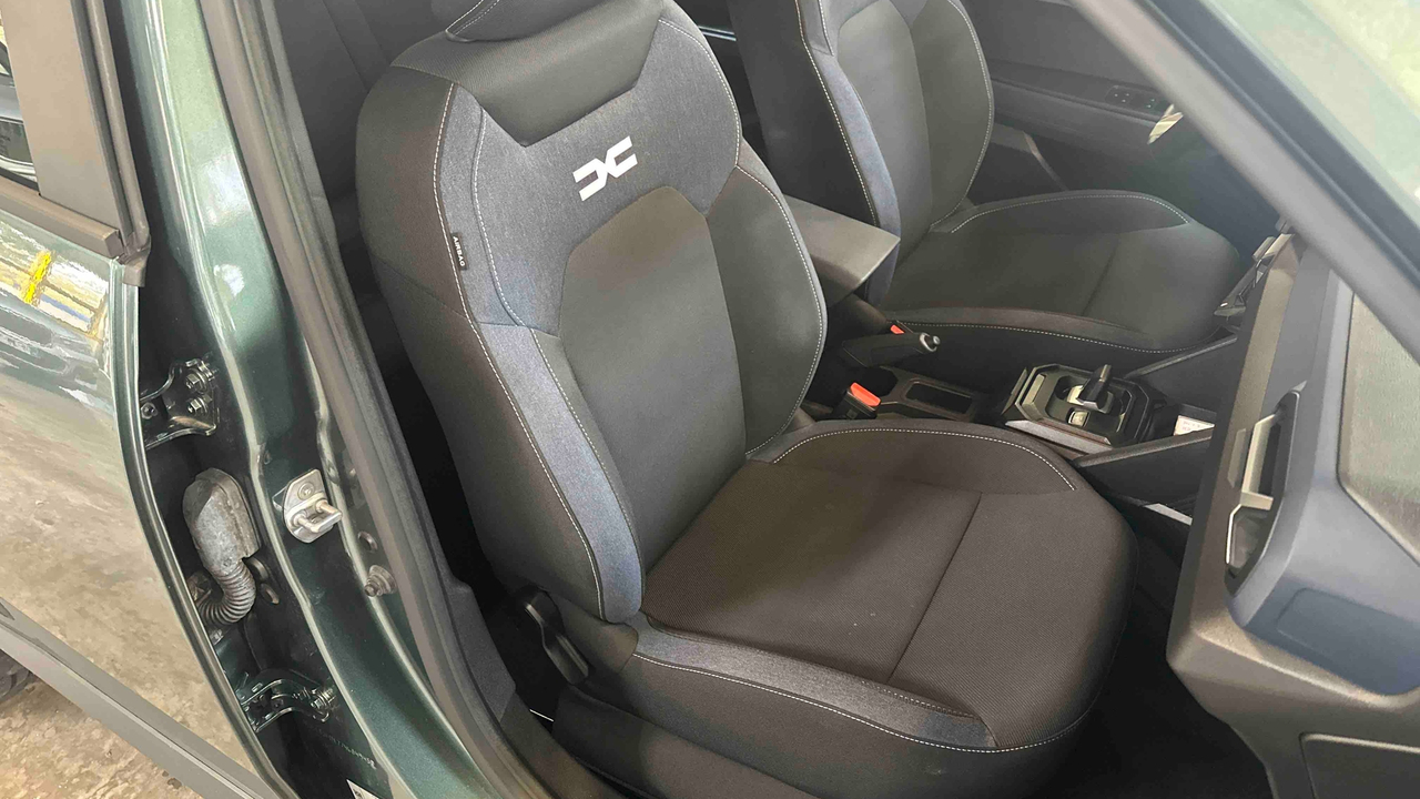 Dacia Duster Hybrid 140 — photo 33