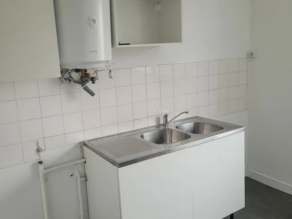 Appartement T2 - Bon Etat - Place d'Ecosse
