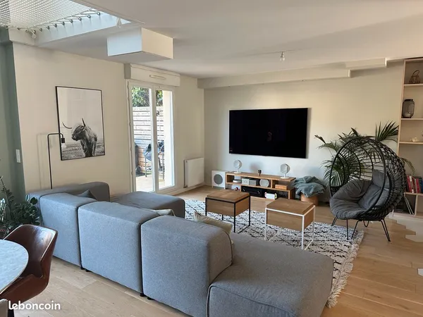 Chambre à louer - enseignant uniquement