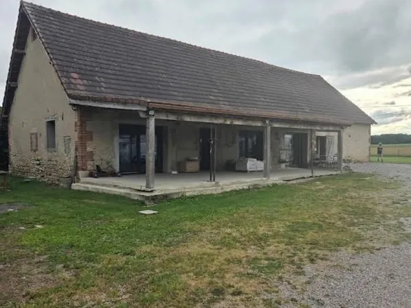 Maison 210 m² plain pied secteur calme avec garage 200 m²