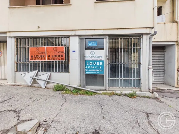 LOCAL COMMERCIAL 58m² - 14 MILLON DE VERAILLON - NICE SAINT ROCH