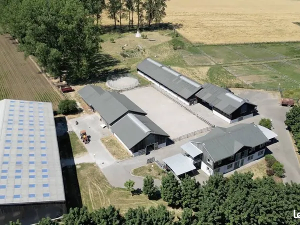 Propriété 7 pièces 220 m²