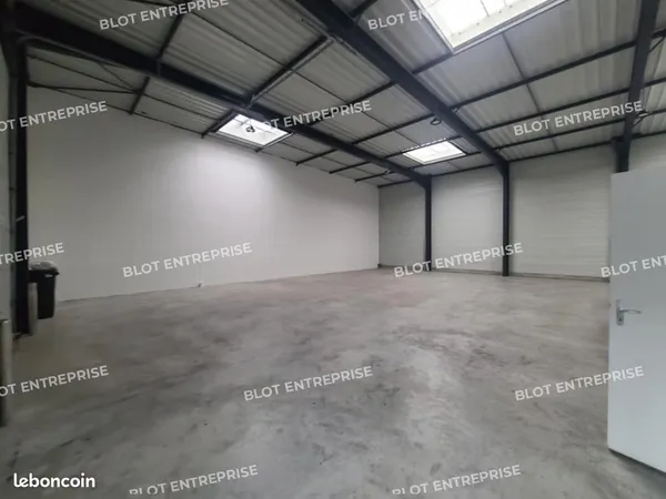 Local d'activité 255 m²