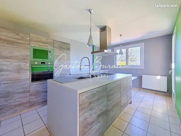 Propriété 4 pièces 98 m²