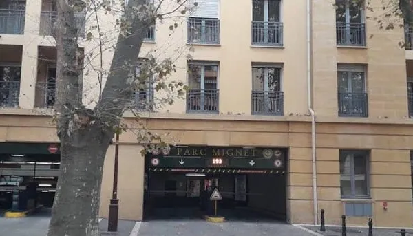 Stationnement Location Aix-en-Provence 240€