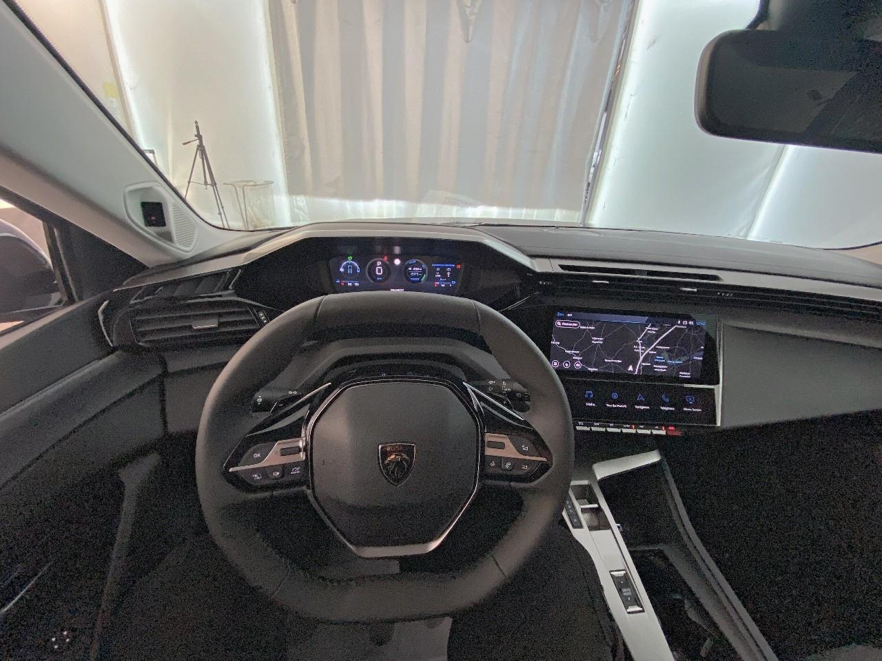 Peugeot 308 hybrid 145 e-dcs6 allure — photo 12
