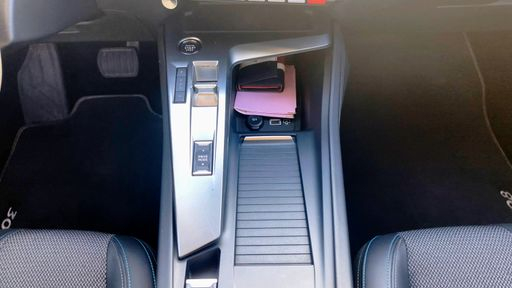 Peugeot 308 1.5 BlueHDi 130 EAT8 - Allure Pack – 2021 – 83023 km – Diesel – Boîte Automatique — photo 16