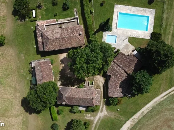 Chambre d'hôtes 26 pièces 800 m²