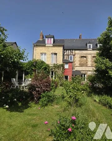 Maison 8 pièces 181 m²