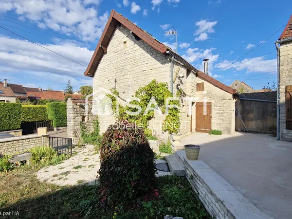 Maison de caractère en pierre avec dépendance et garage - proche Noyers-sur-Serein
