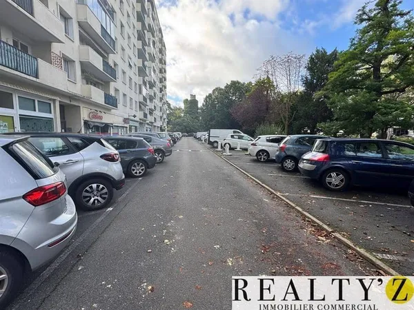 Boutique 2 pièces 250 m²