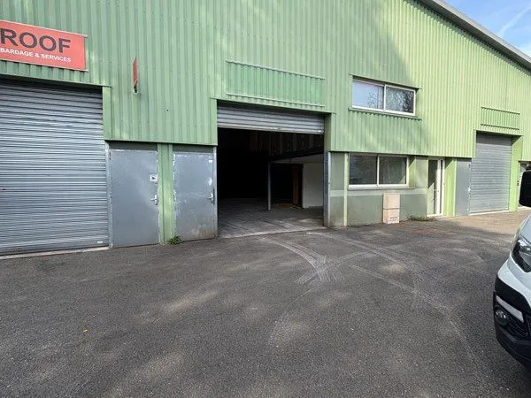 Dépôt, entrepôt, stockage