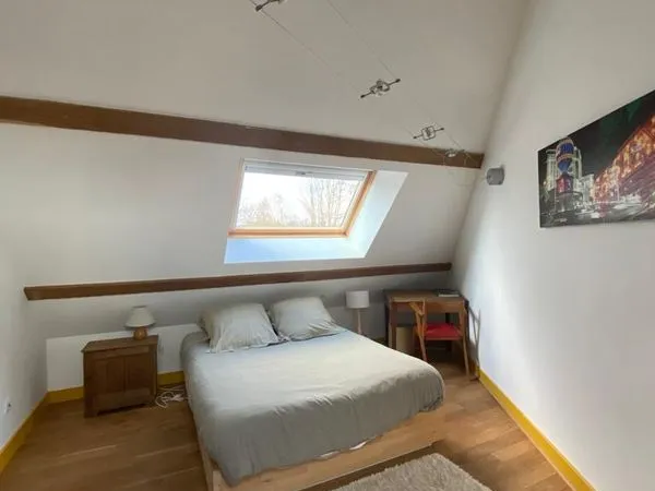 Chambre meublée avec piscine et grand jardin