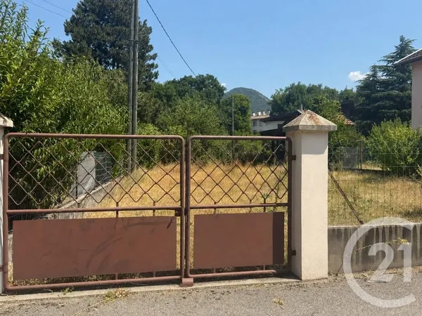 Terrain 385 m²