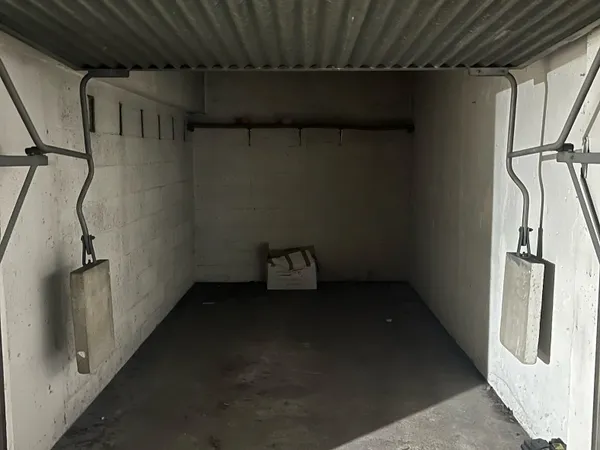 Location box parking sécurisé - buttes chaumont