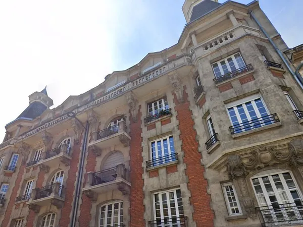 OPPORTUNITE HYPERCENTRE REIMS - SUPERBE APPARTEMENT T2 de 46