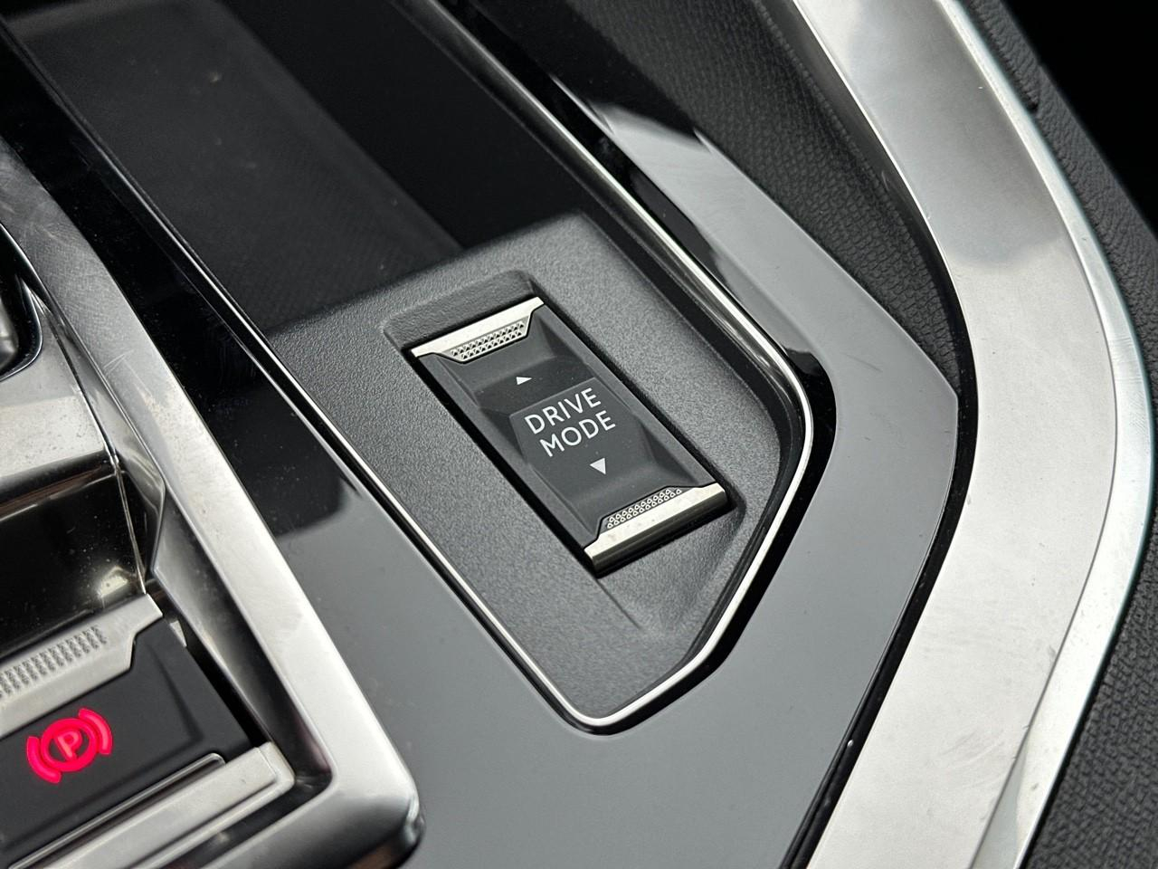 Peugeot 3008 puretech 130ch s&s eat8 gt pack — photo 33