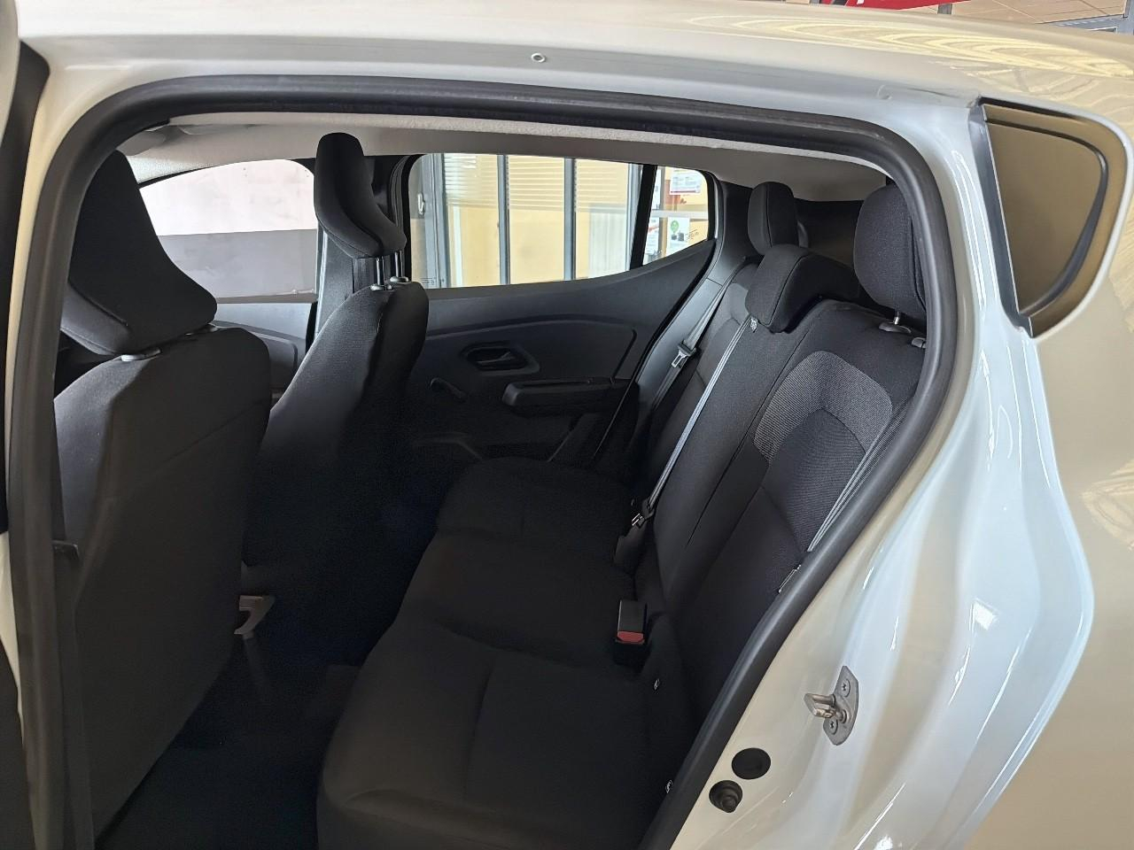 Dacia Sandero sce 65 gsr2 essential — photo 10