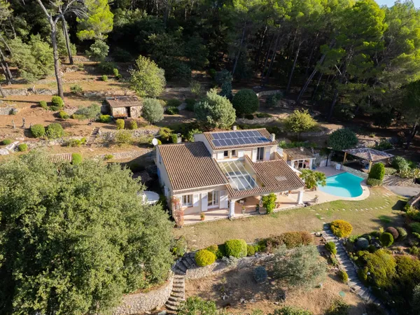 PROPRIÉTÉ DE 200 M² SUR 16 000 M² – LORGUES